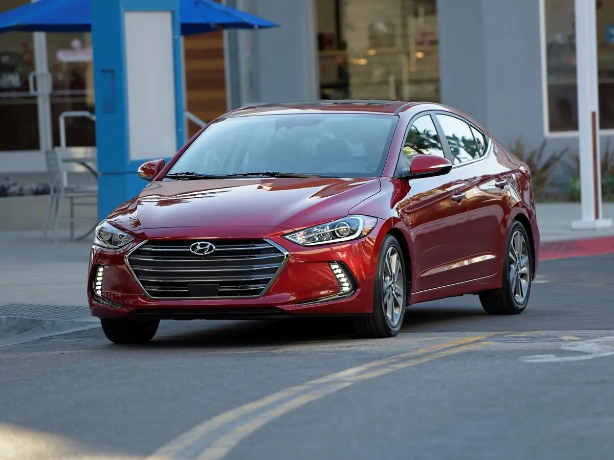 Hyundai Elantra VI (AD) Седан — сүрөт 3