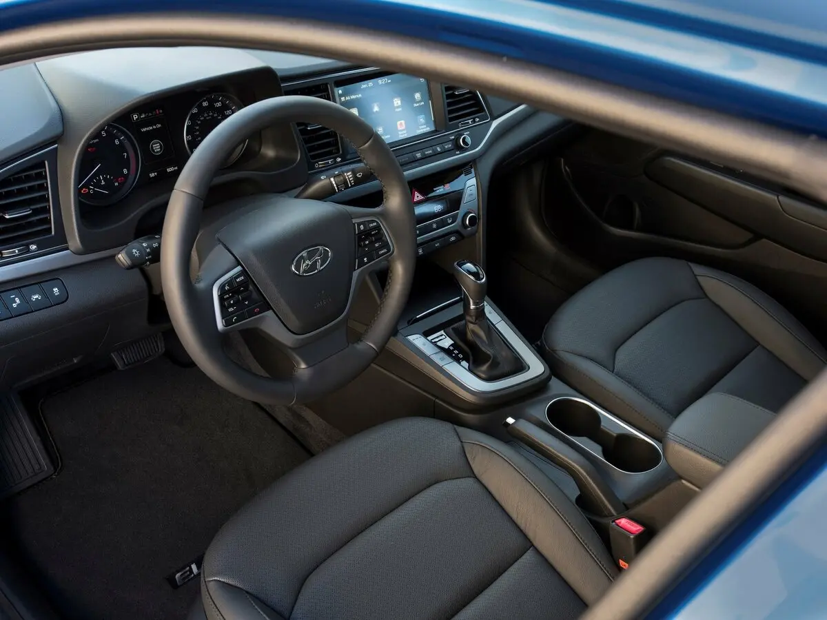 Hyundai Elantra VI (AD) Седан — сүрөт 8