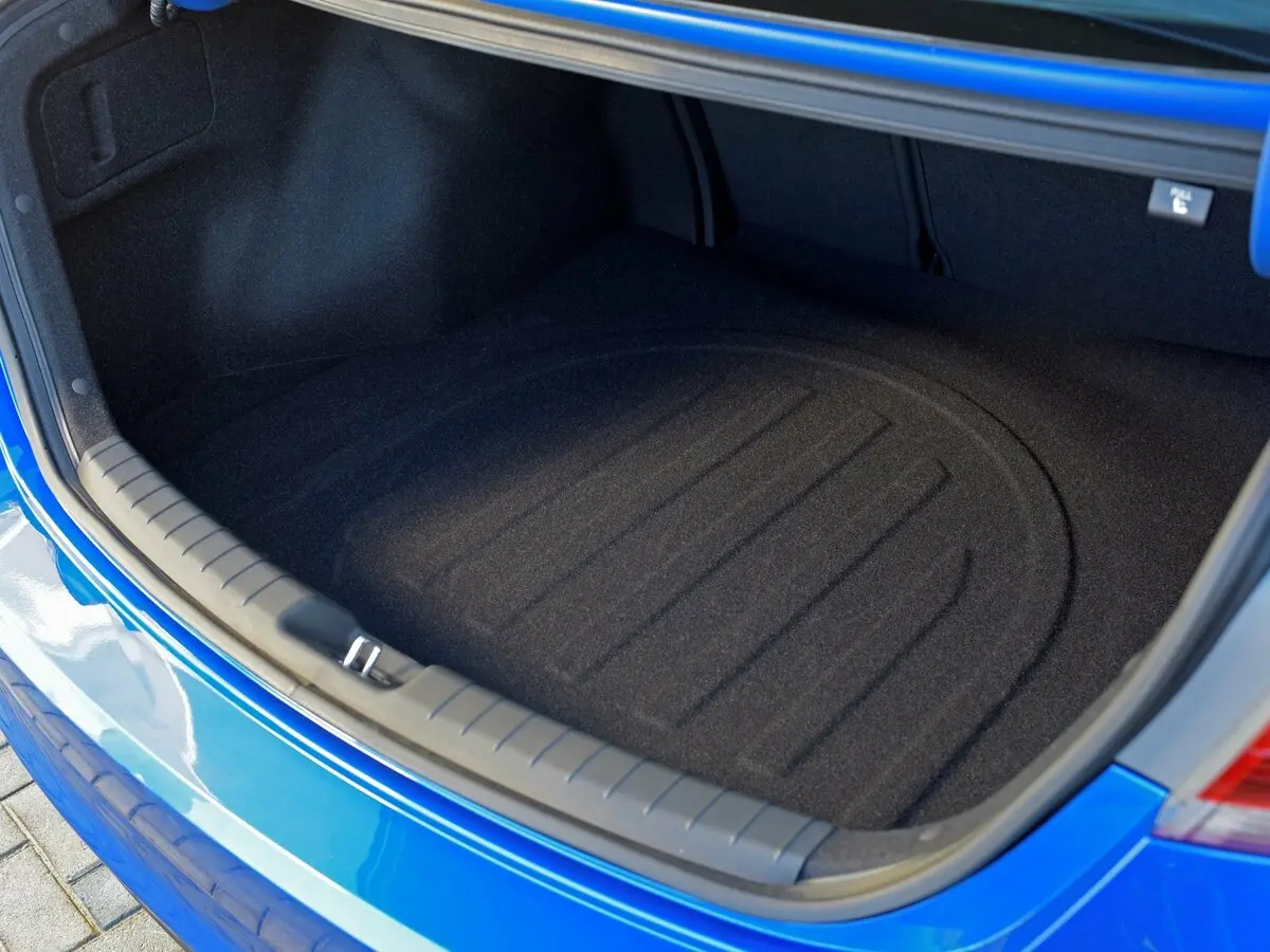 Hyundai Elantra VI (AD) Седан — сүрөт 15