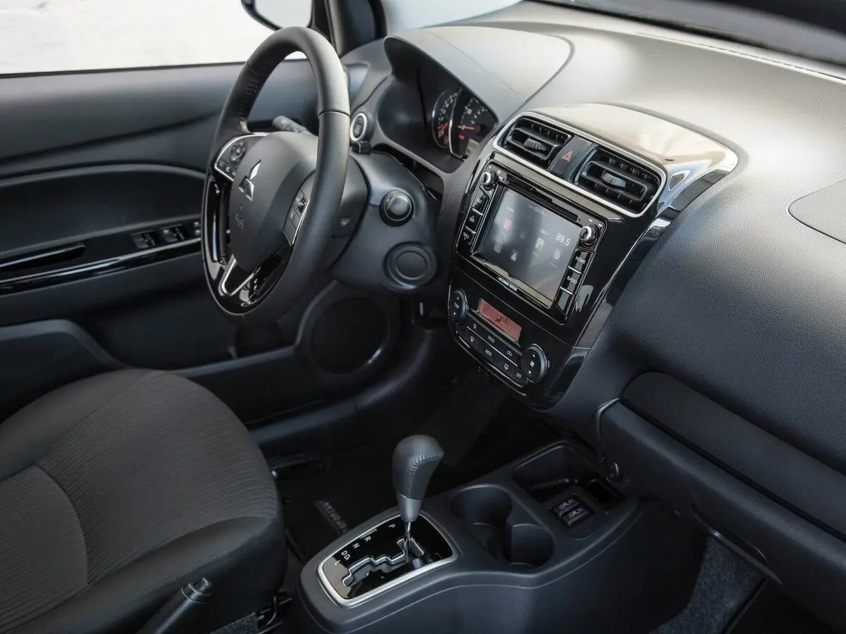 Mitsubishi Mirage VI Рестайлинг Седан — photo 5