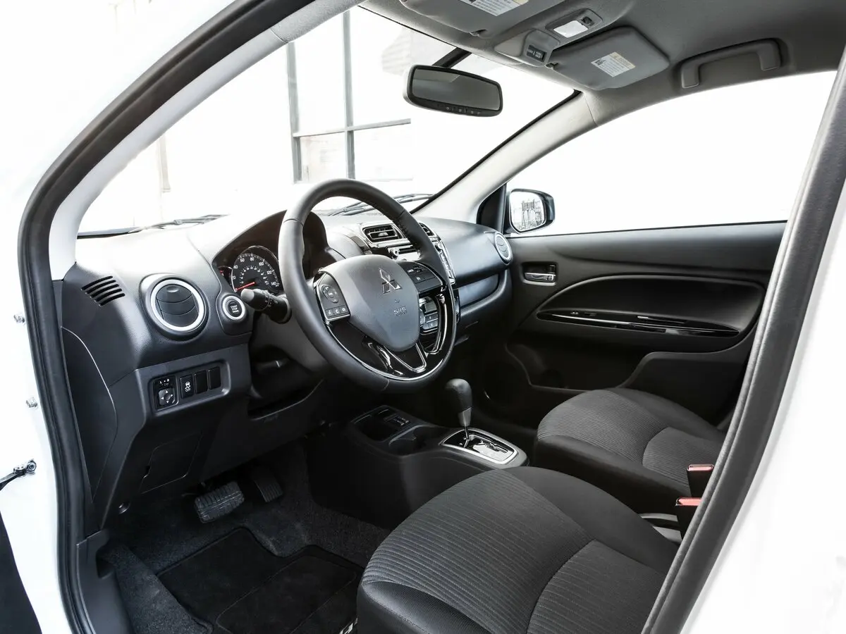 Mitsubishi Mirage VI Рестайлинг Седан — photo 6