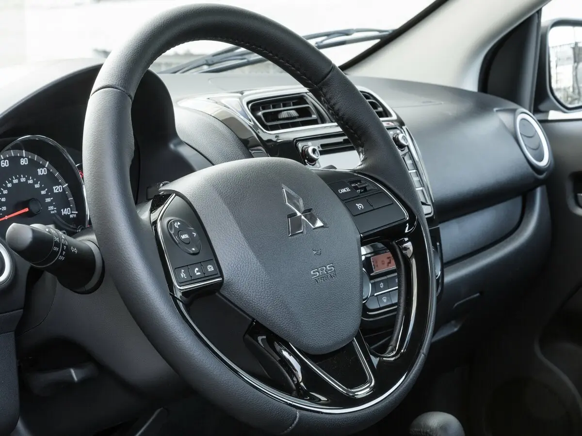 Mitsubishi Mirage VI Рестайлинг Седан — photo 7