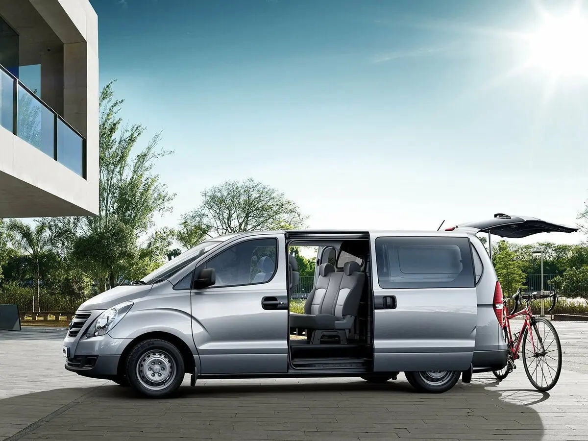 Hyundai H-1 II Рестайлинг Минивэн — фото 2