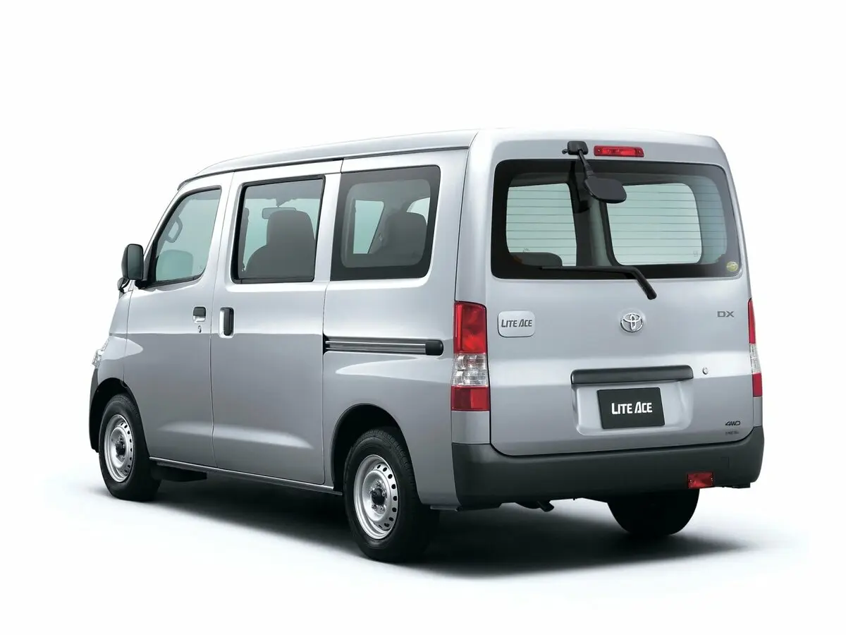 Toyota Lite Ace VI Минивэн — фото 3