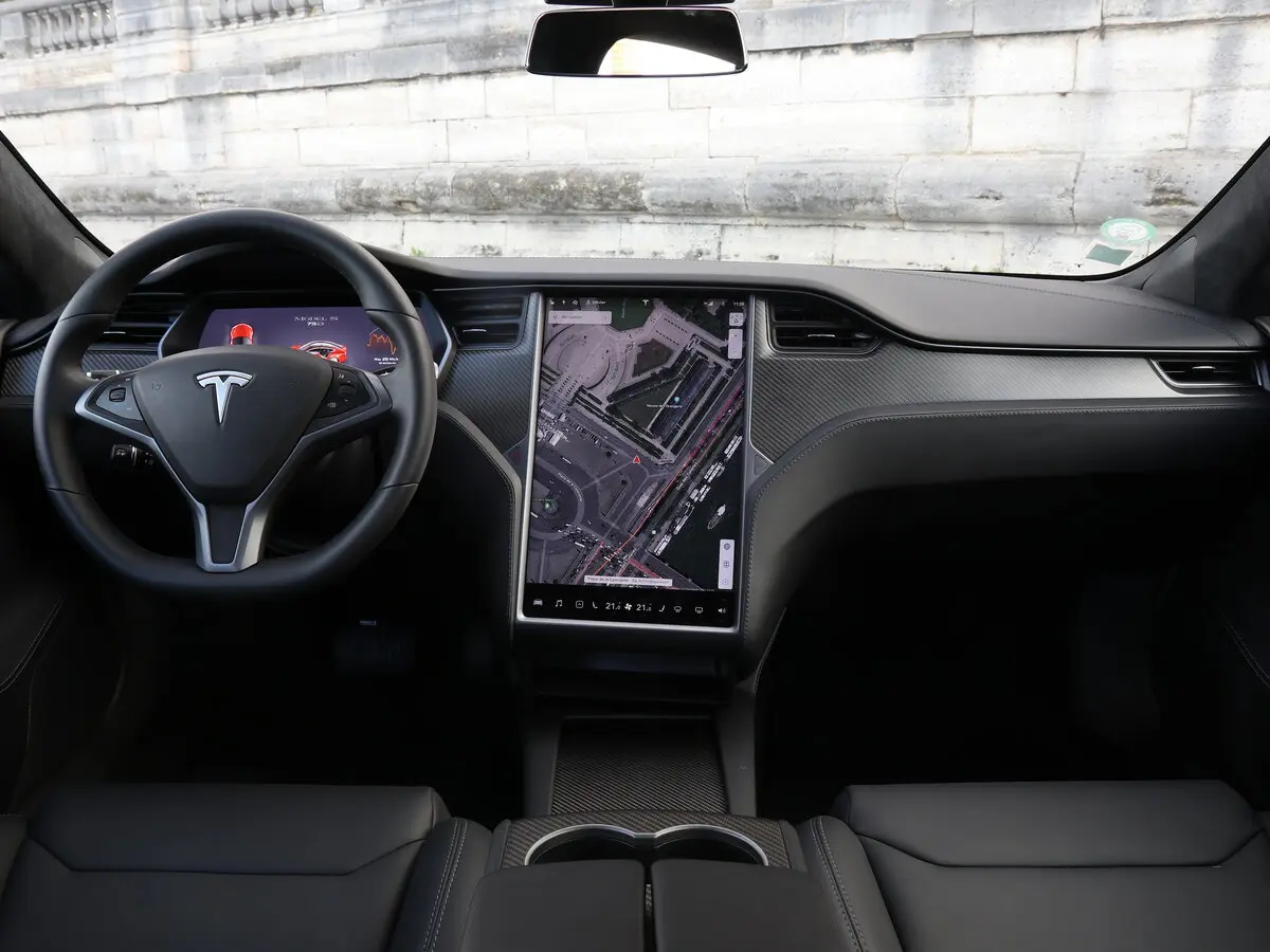 Tesla Model S I Рестайлинг Лифтбек — фото 7