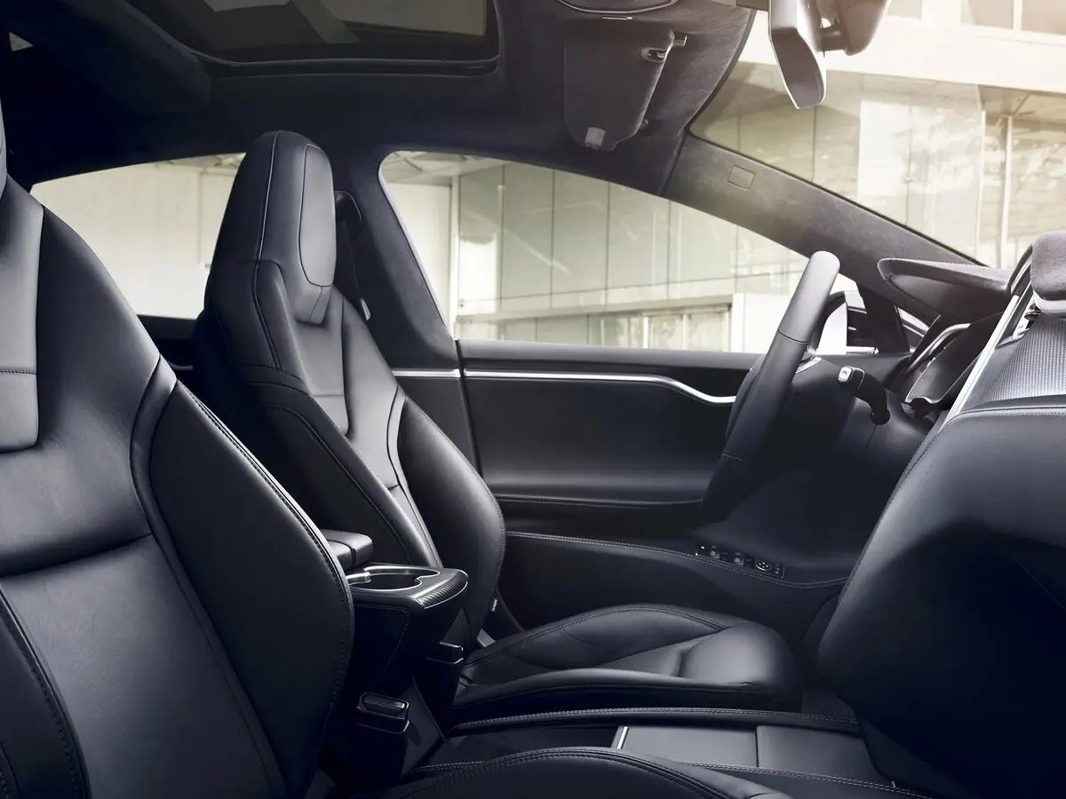 Tesla Model S I Рестайлинг Лифтбек — фото 9