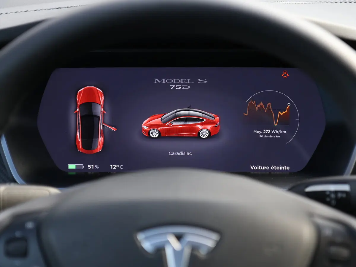 Tesla Model S I Рестайлинг Лифтбек — фото 10