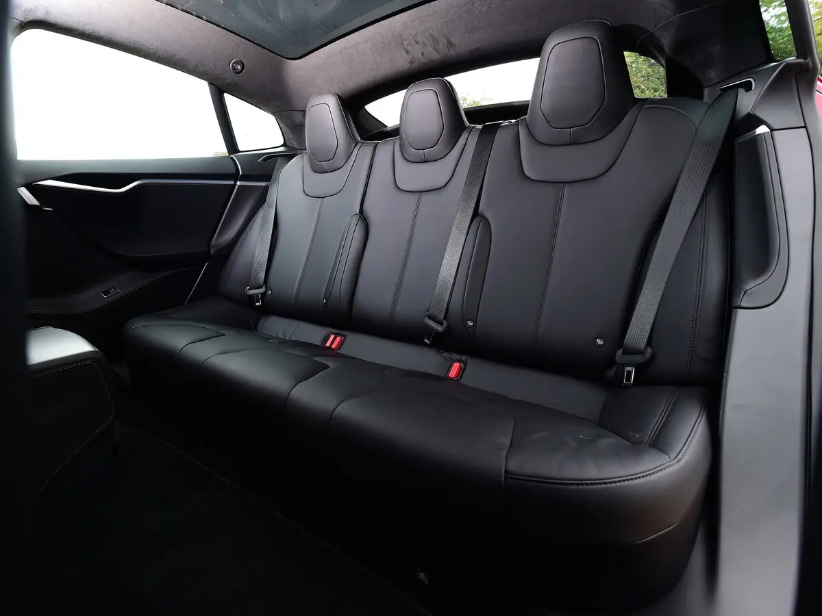 Tesla Model S I Рестайлинг Лифтбек — фото 12