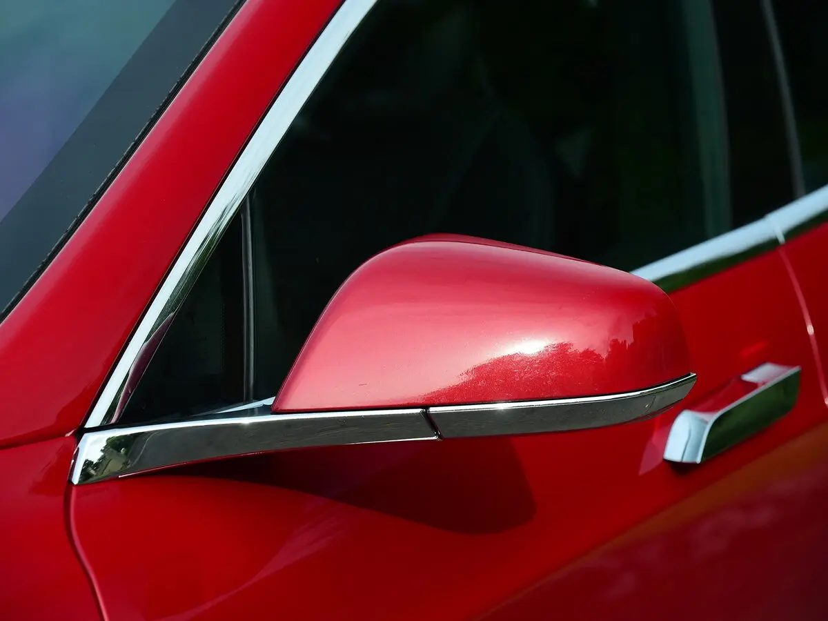 Tesla Model S I Рестайлинг Лифтбек — фото 15
