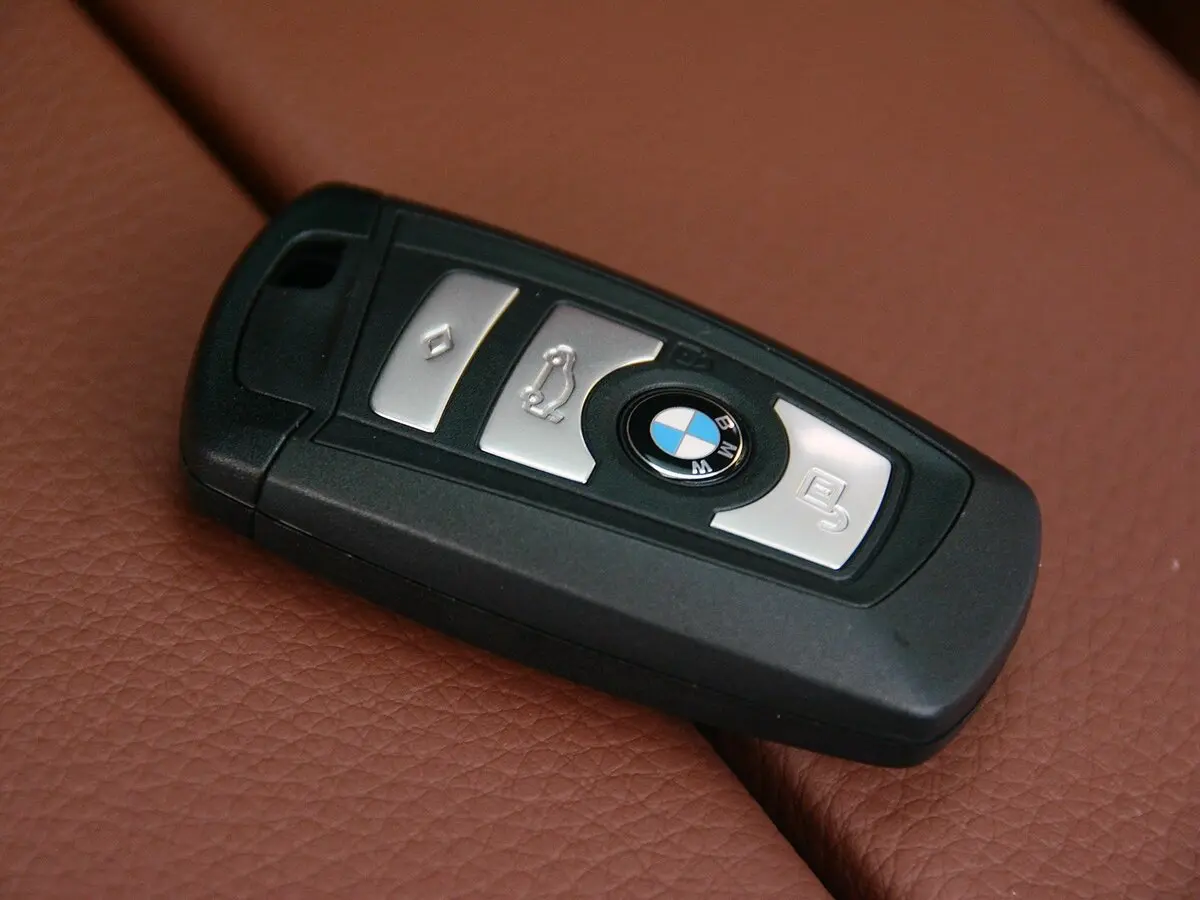 BMW 5 серии VI (F10/F11/F07) Рестайлинг Седан Long — фото 12