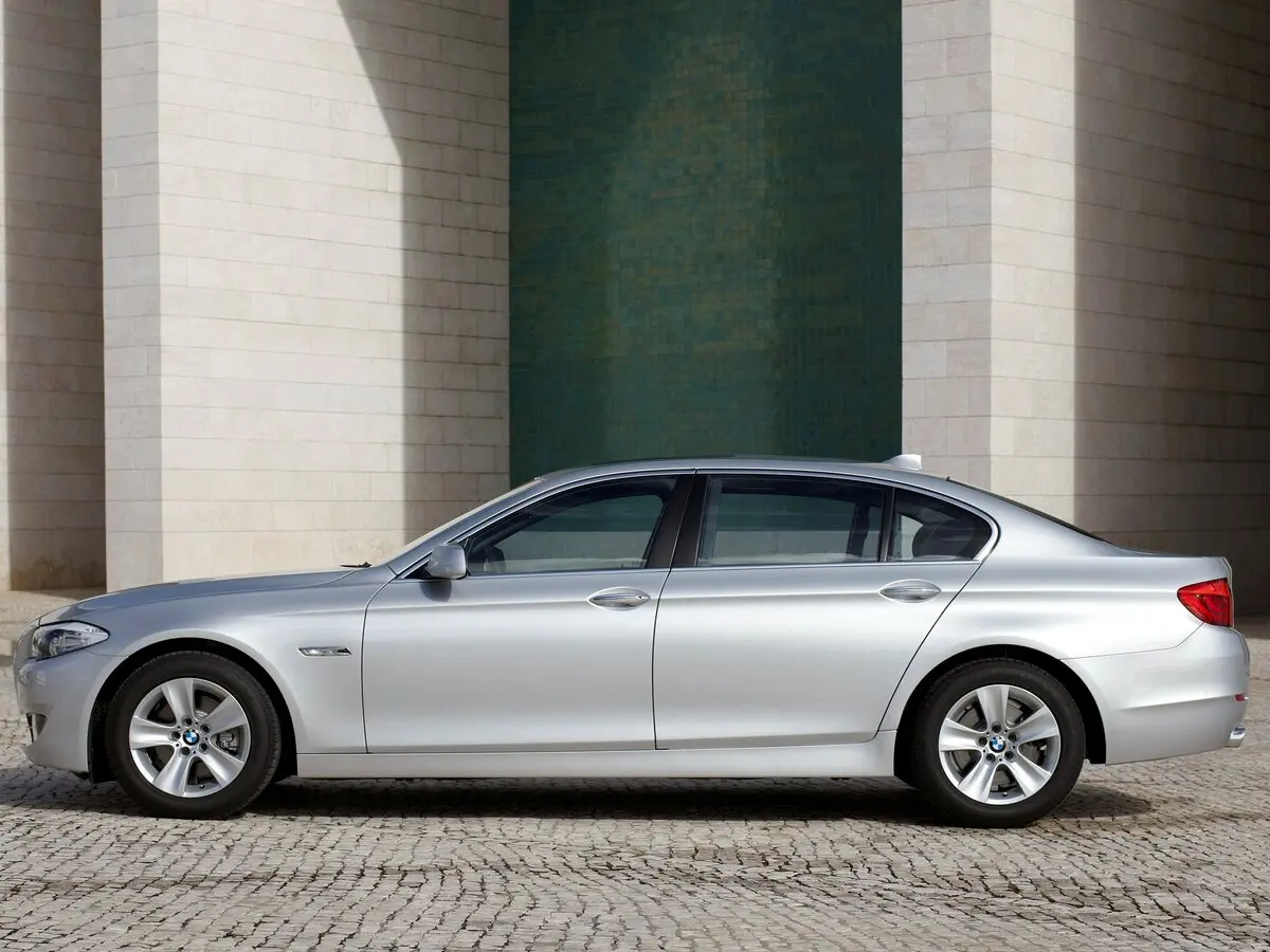 BMW 5 серии VI (F10/F11/F07) Седан Long — фото 2
