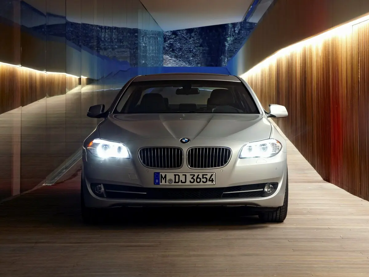 BMW 5 серии VI (F10/F11/F07) Седан Long — фото 3