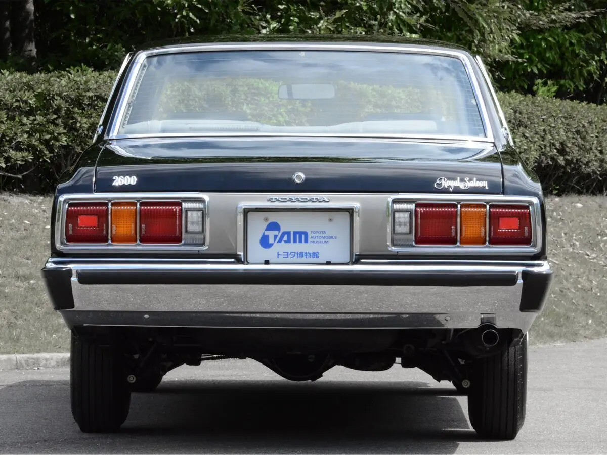 Toyota Crown V (S80) Седан — сүрөт 4