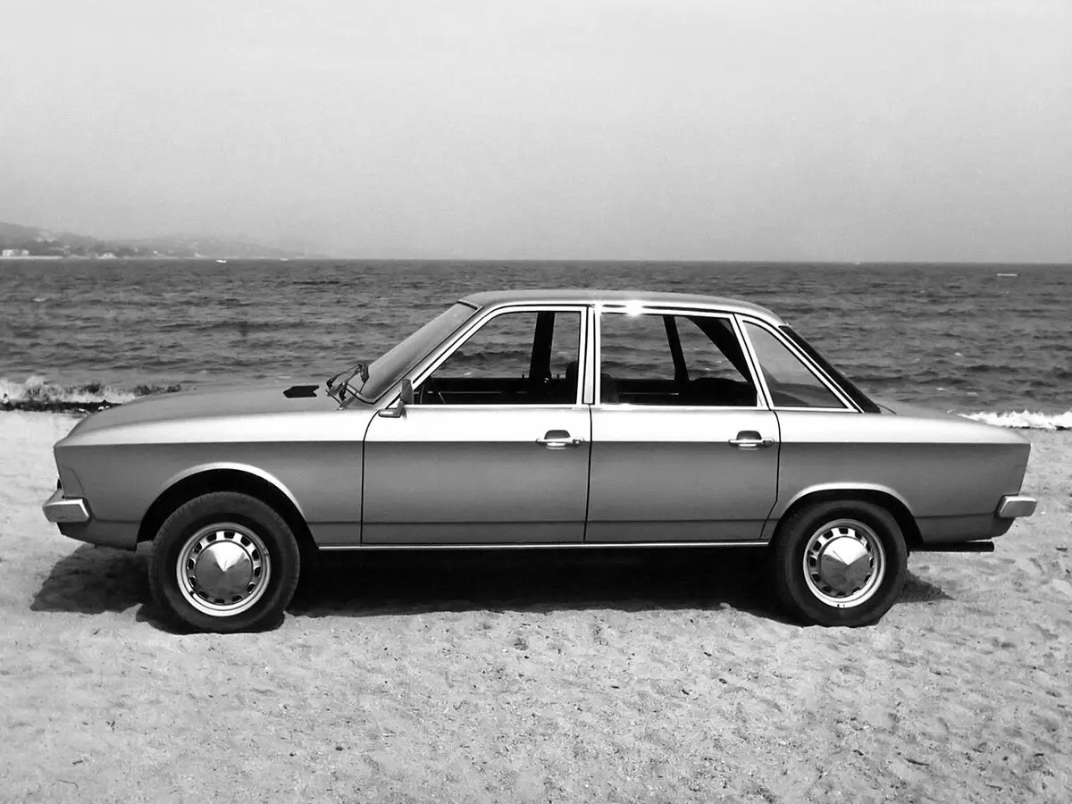 Volkswagen K70 1970 – 1974 Седан — photo 2