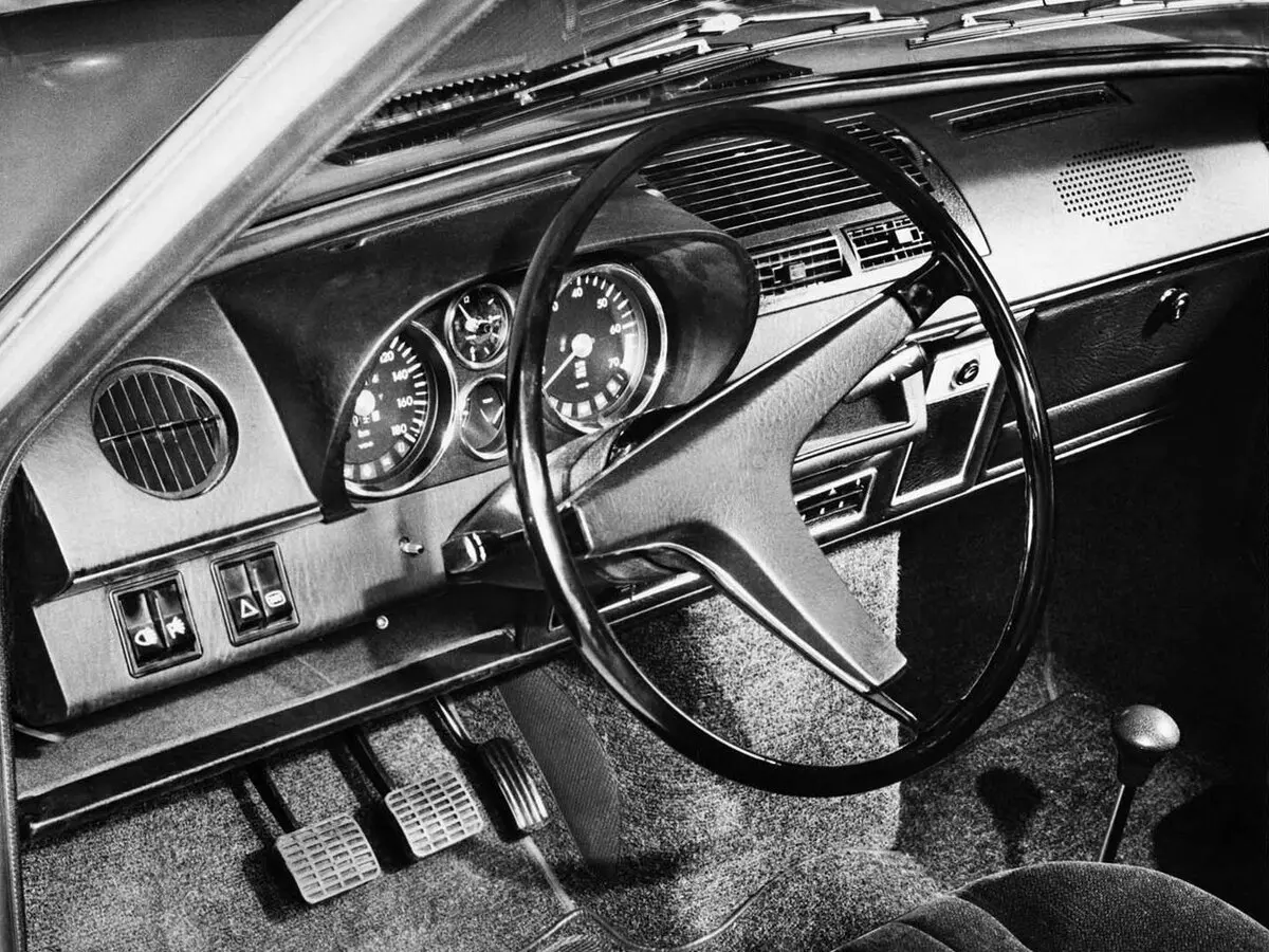 Volkswagen K70 1970 – 1974 Седан — photo 4