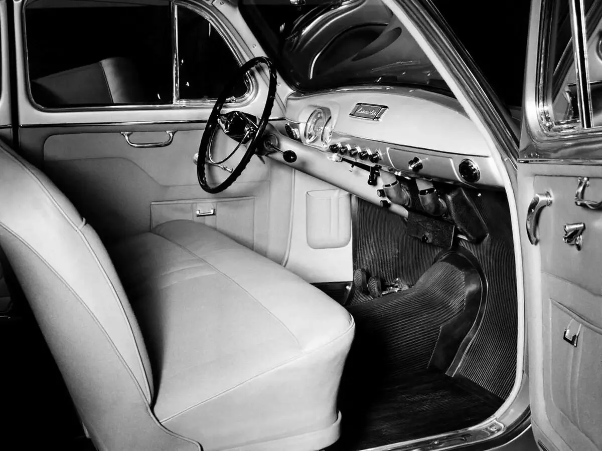 Lancia Appia 1953 – 1963 Седан — photo 2