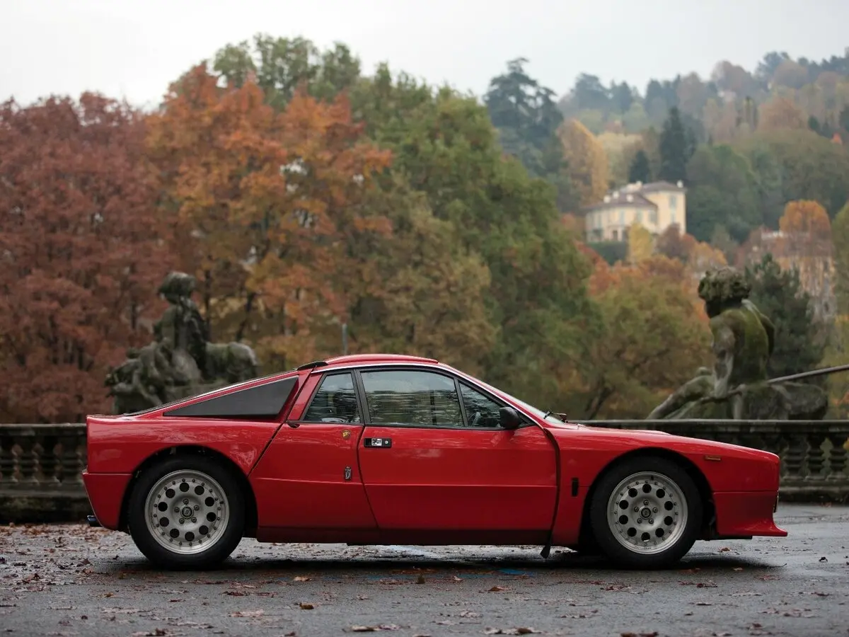 Lancia Rally 037 1982 – 1983 Купе — photo 2