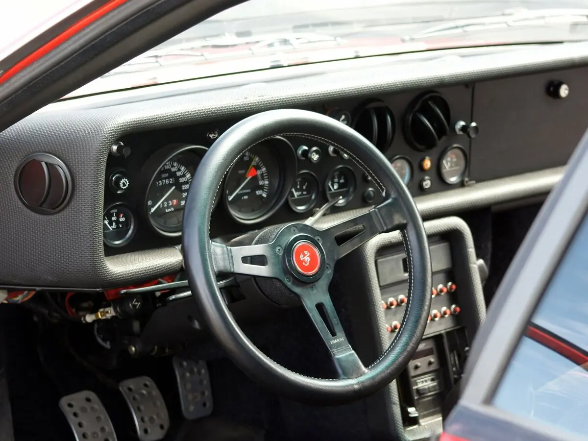 Lancia Rally 037 1982 – 1983 Купе — photo 7