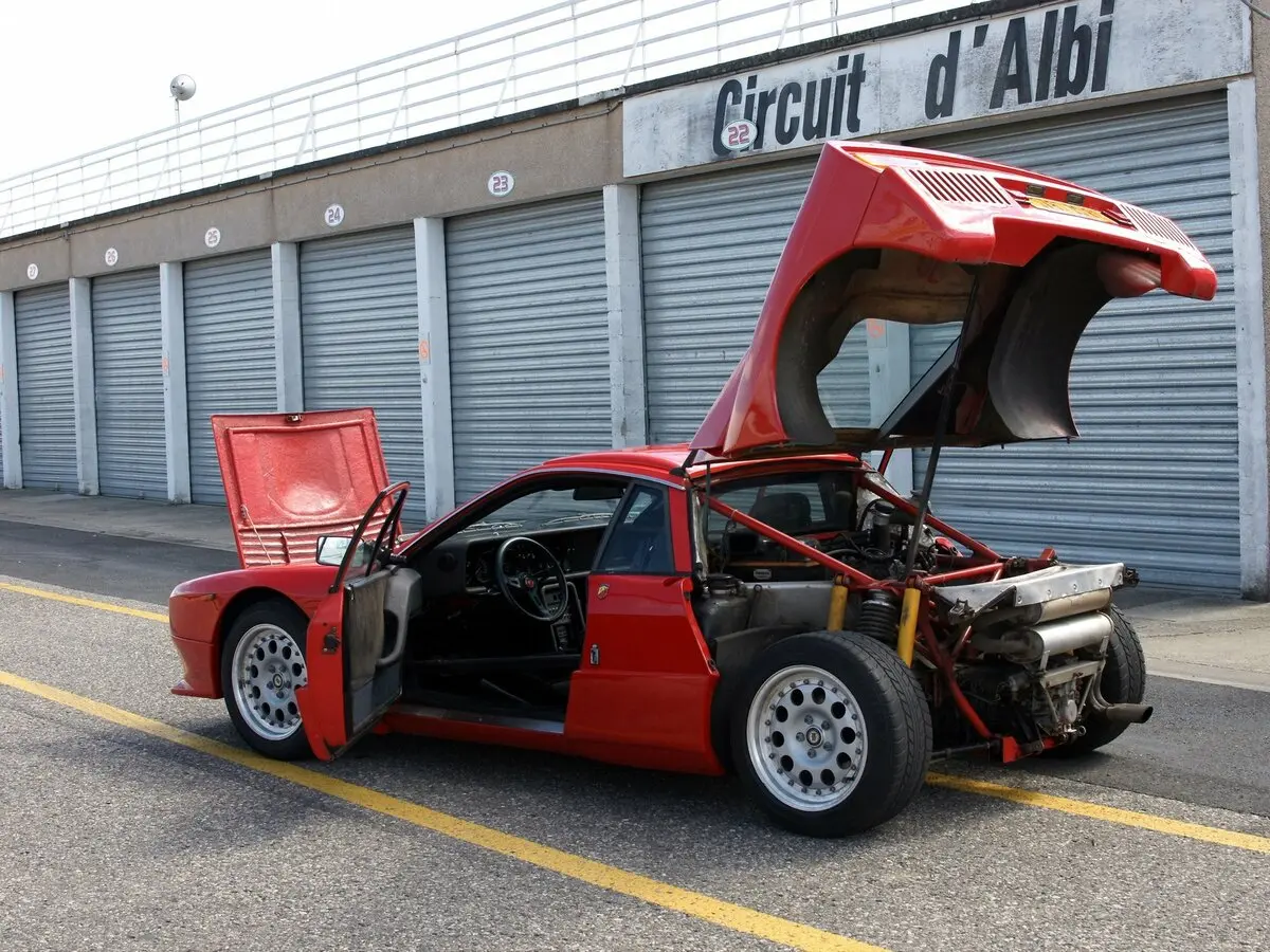 Lancia Rally 037 1982 – 1983 Купе — photo 8