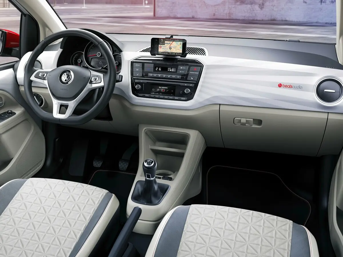 Volkswagen up! I Рестайлинг Хэтчбек 5 дв. — сүрөт 6