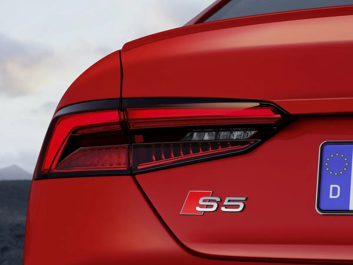Audi S5 II (F5) Купе — 照片 13
