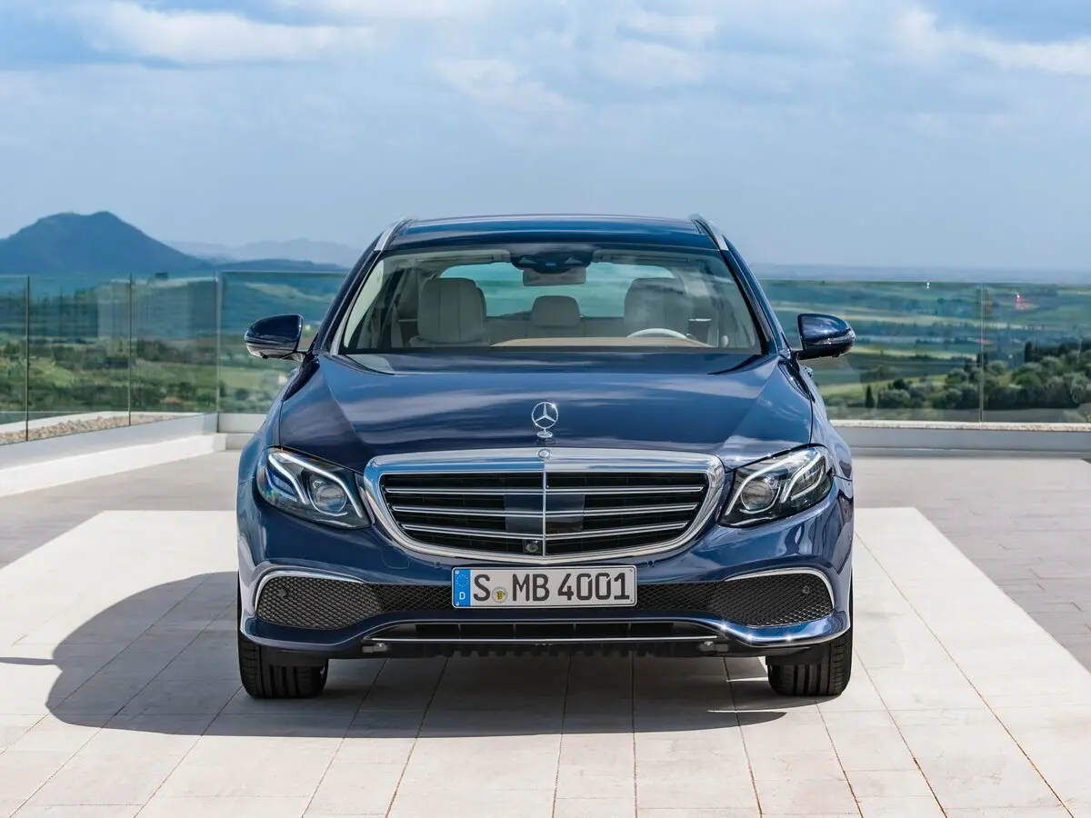 Mercedes-Benz E-Класс V (W213, S213, C238) Универсал 5 дв. — фото 3