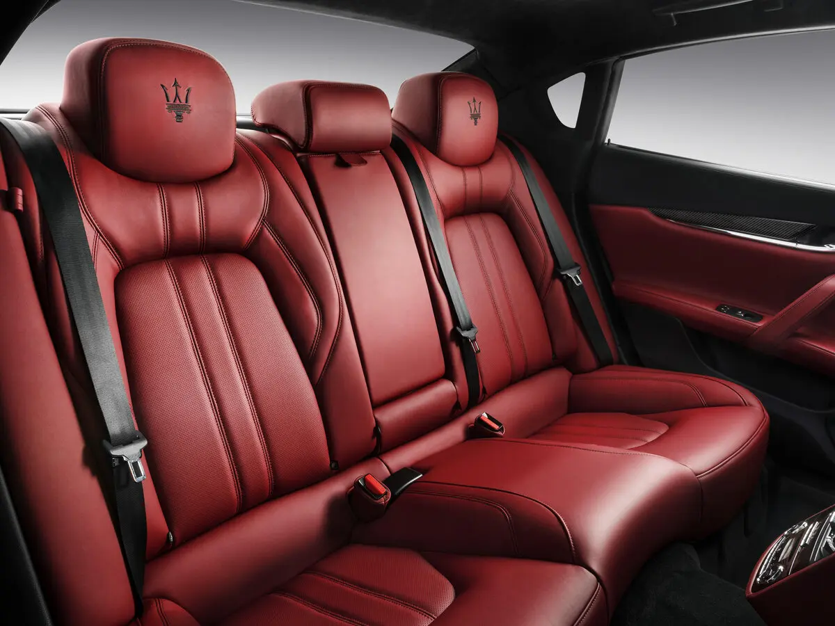 Maserati Quattroporte VI Рестайлинг Седан — photo 10
