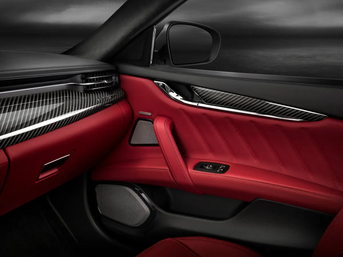Maserati Quattroporte VI Рестайлинг Седан — photo 11
