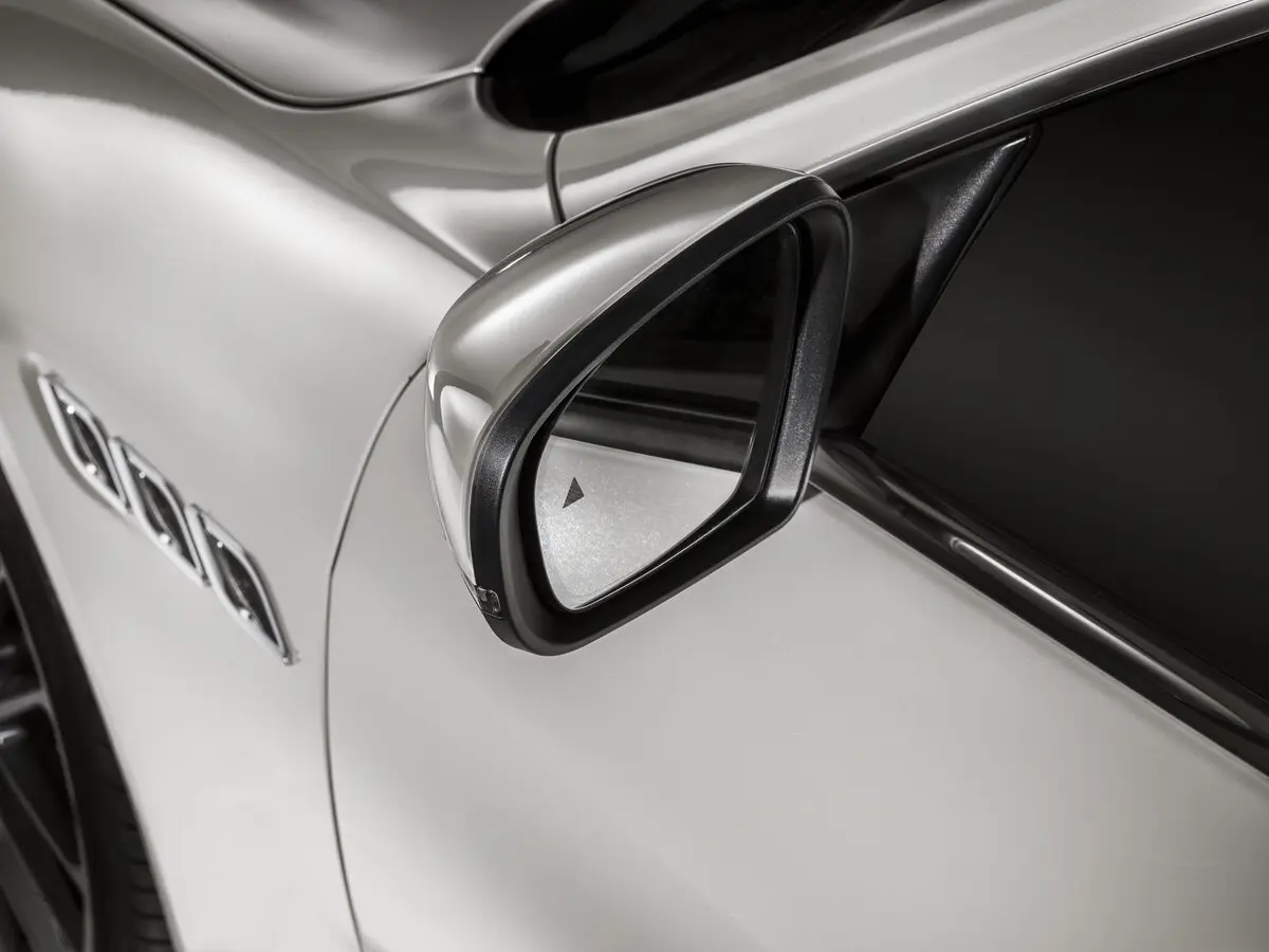 Maserati Quattroporte VI Рестайлинг Седан — photo 13