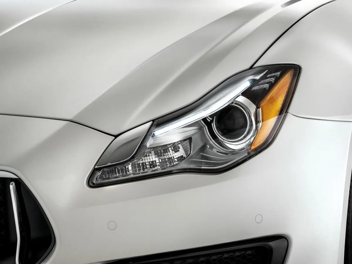 Maserati Quattroporte VI Рестайлинг Седан — photo 14