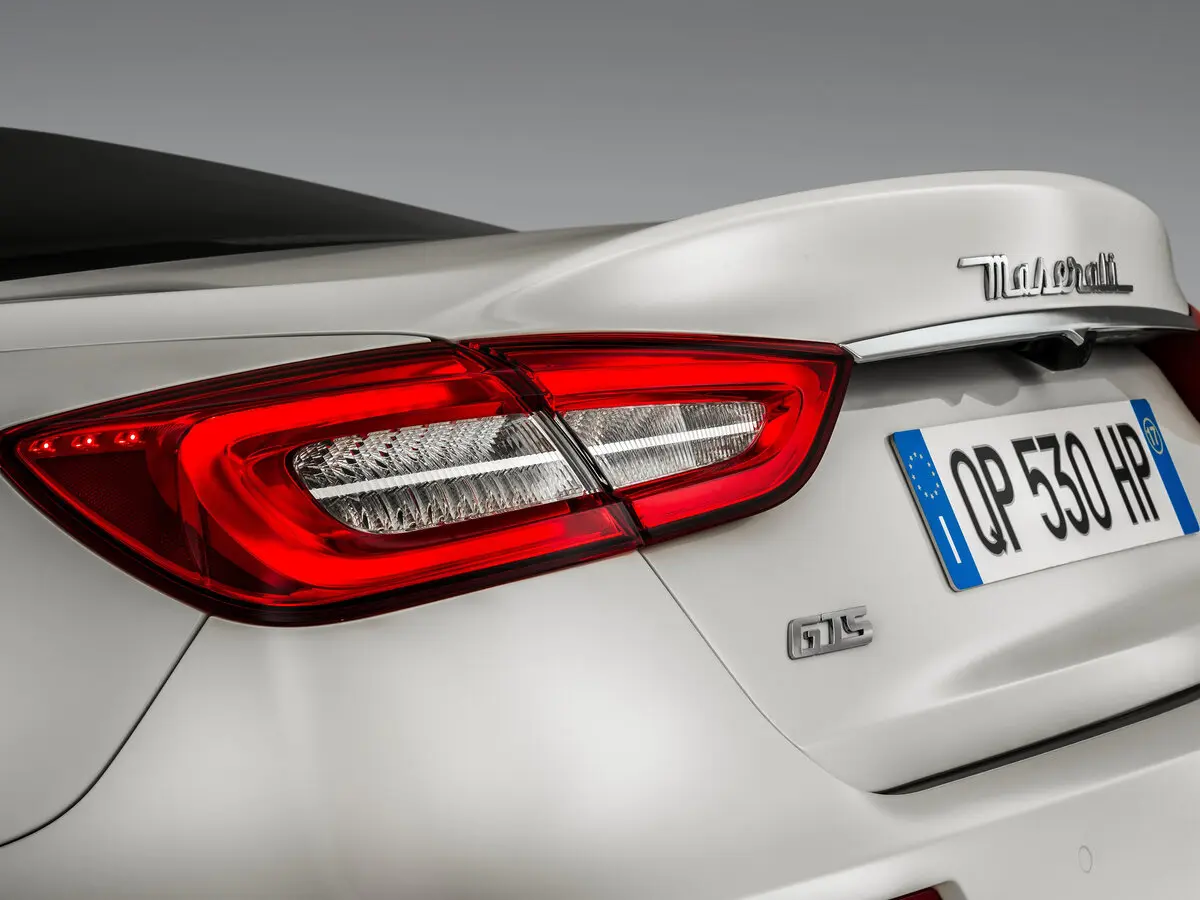 Maserati Quattroporte VI Рестайлинг Седан — photo 15