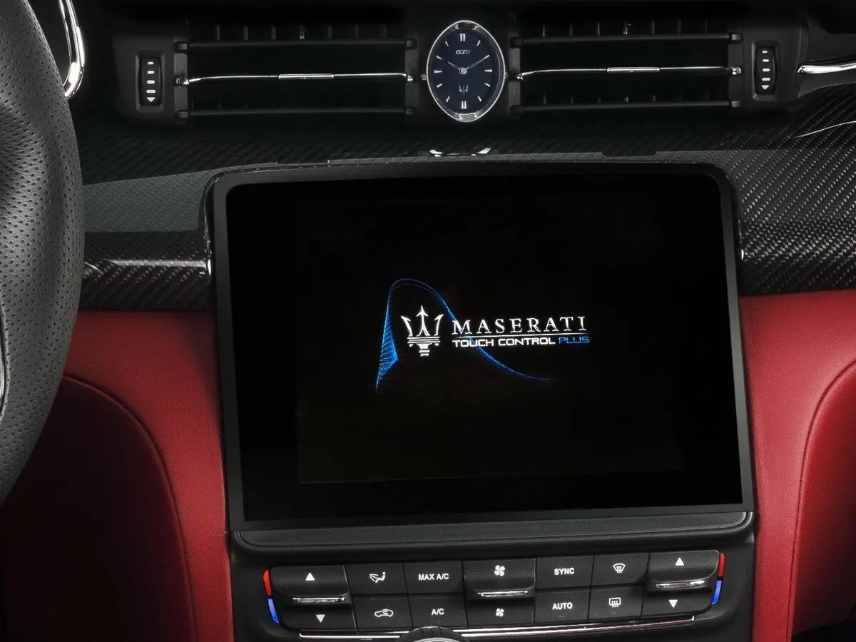 Maserati Quattroporte VI Рестайлинг Седан — photo 16