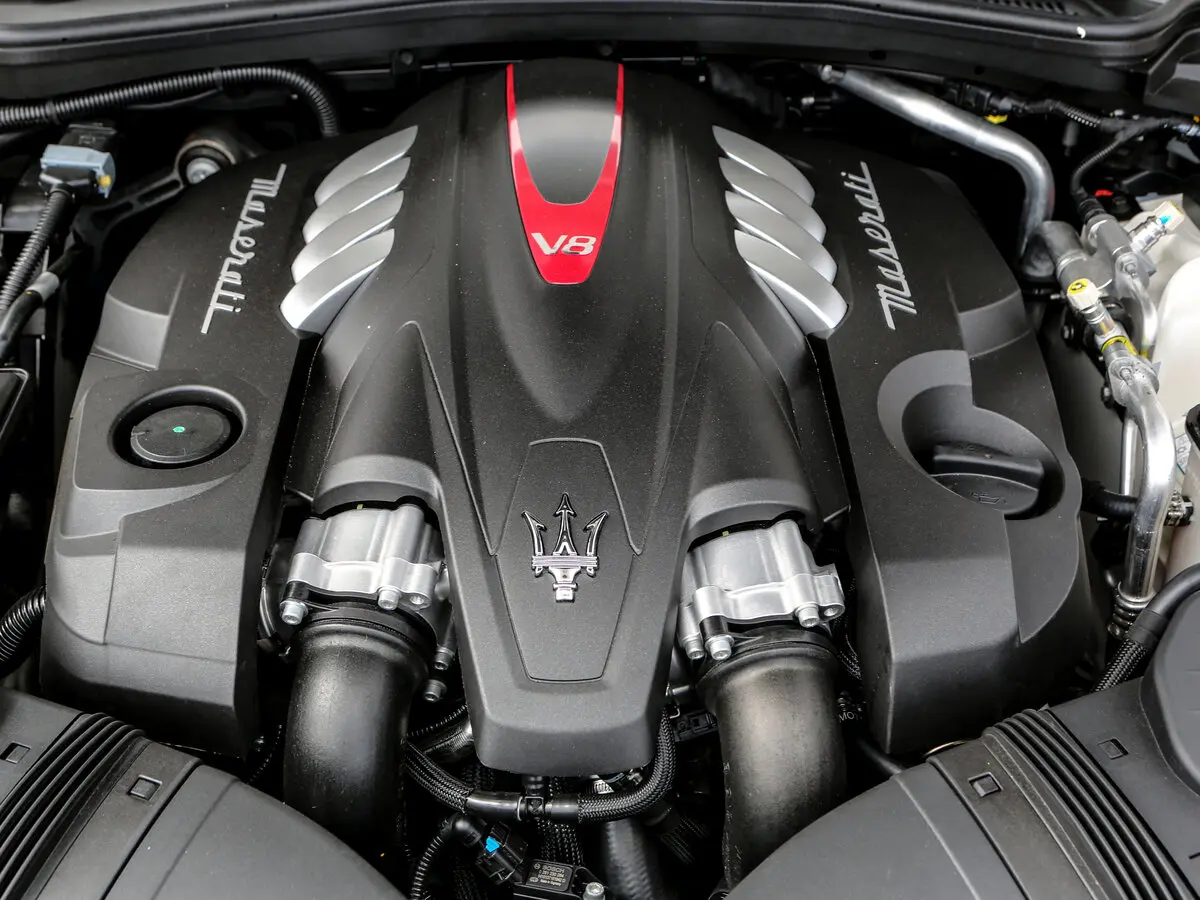 Maserati Quattroporte VI Рестайлинг Седан — photo 17