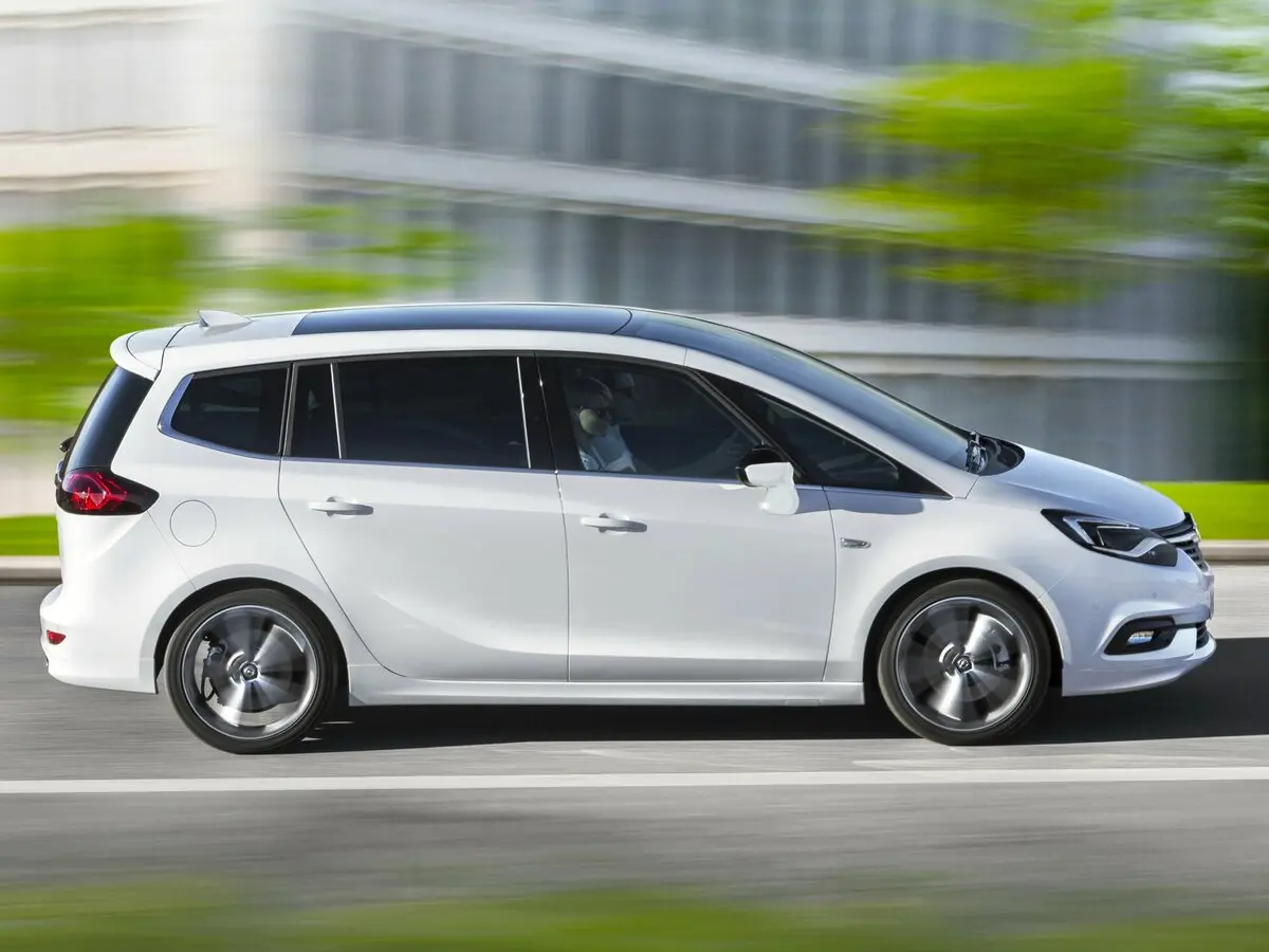 Opel Zafira C Рестайлинг Минивэн — фото 2