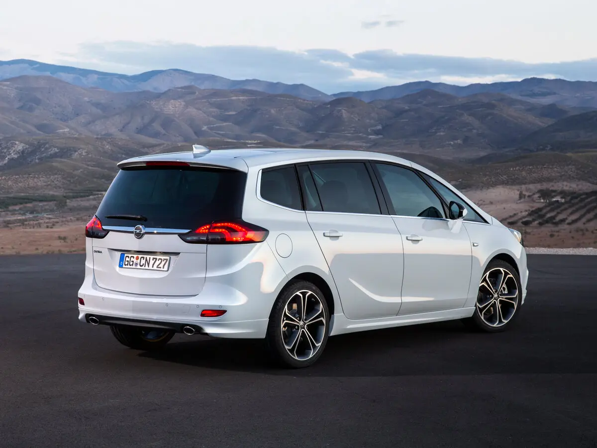 Opel Zafira C Рестайлинг Минивэн — фото 4