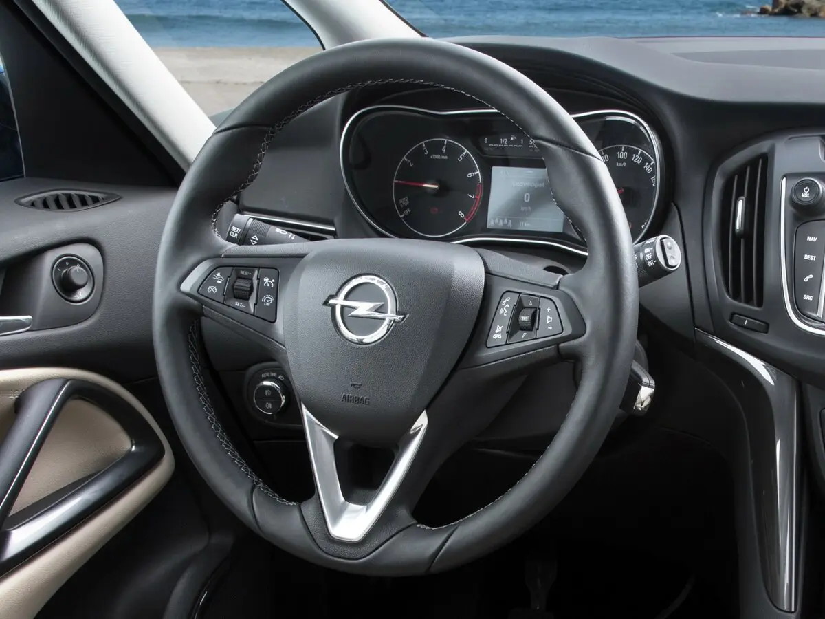Opel Zafira C Рестайлинг Минивэн — фото 8