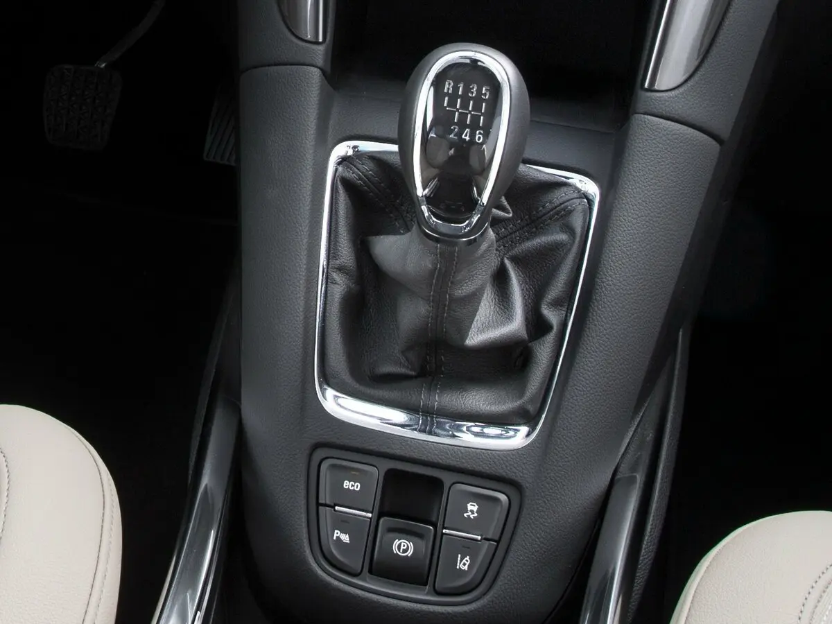Opel Zafira C Рестайлинг Минивэн — фото 10