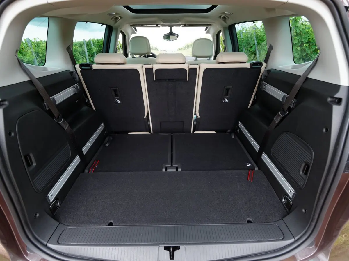 Opel Zafira C Рестайлинг Минивэн — фото 11