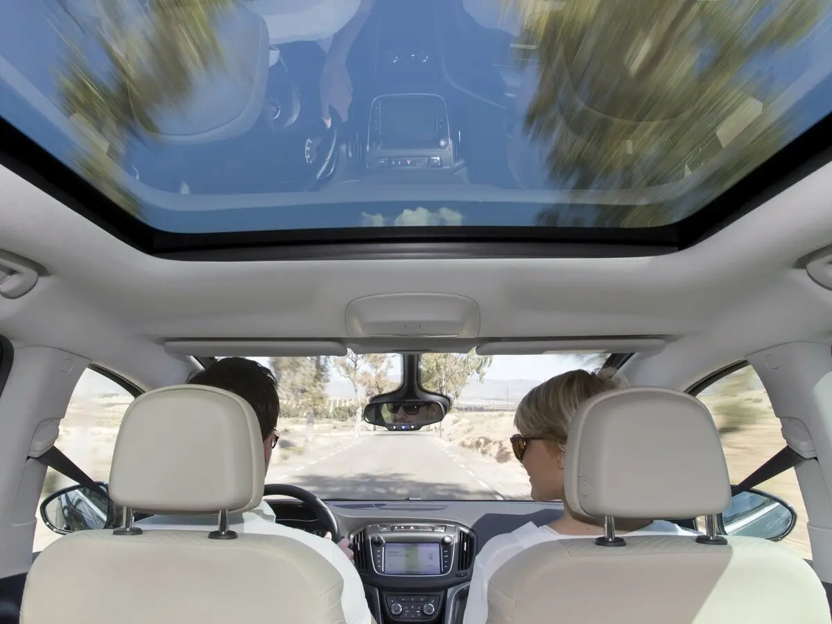 Opel Zafira C Рестайлинг Минивэн — фото 14