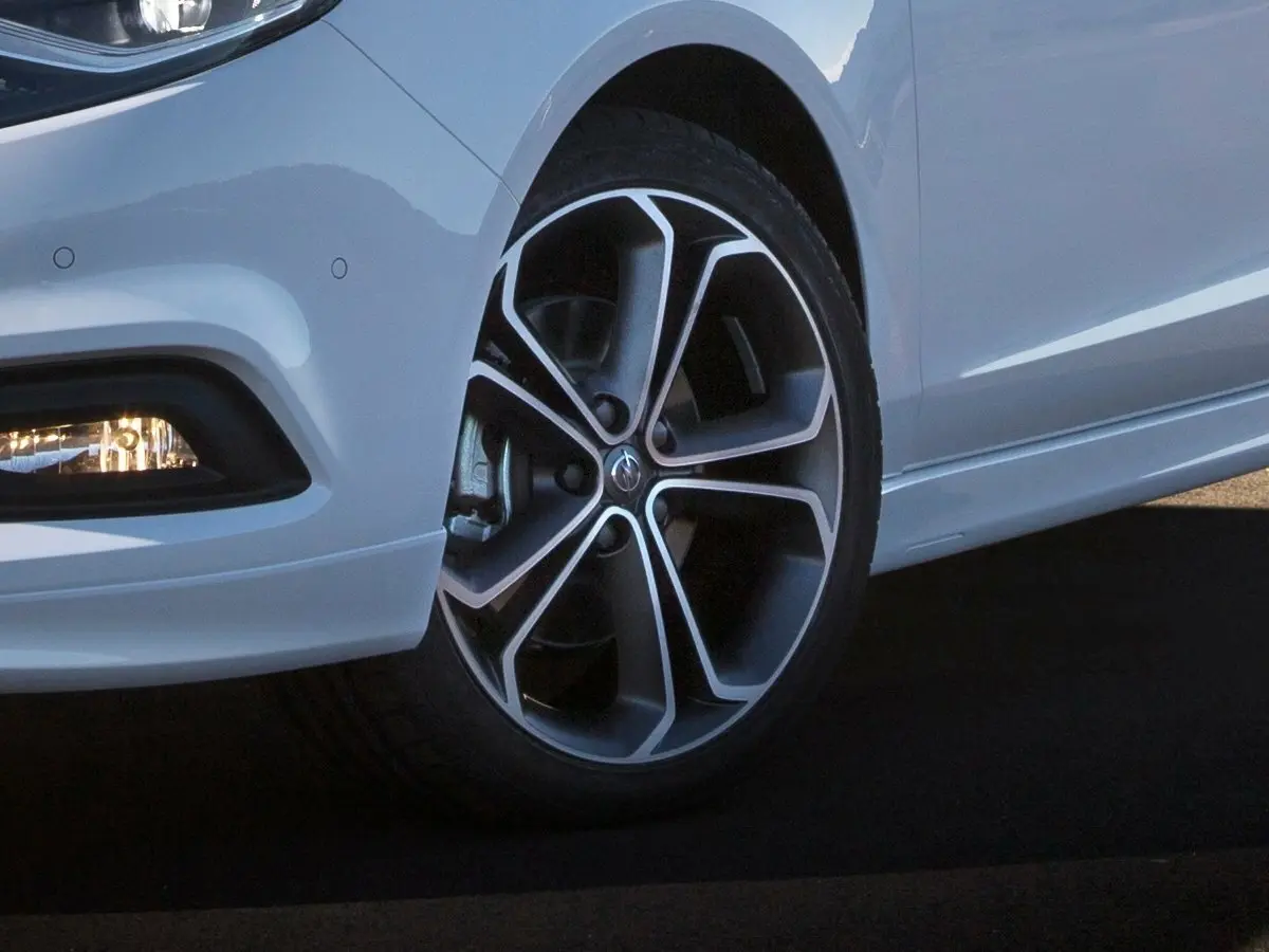 Opel Zafira C Рестайлинг Минивэн — фото 15