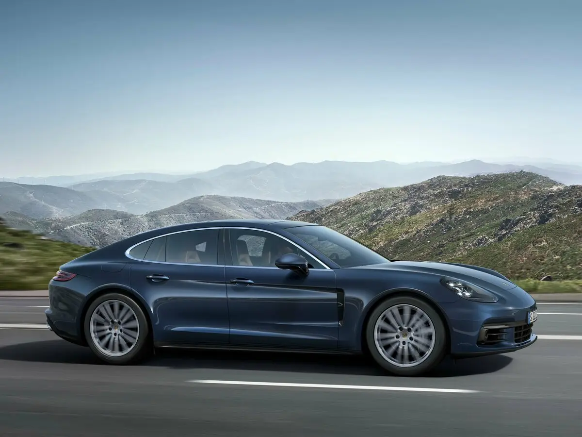 Porsche Panamera II Лифтбек — 照片 2