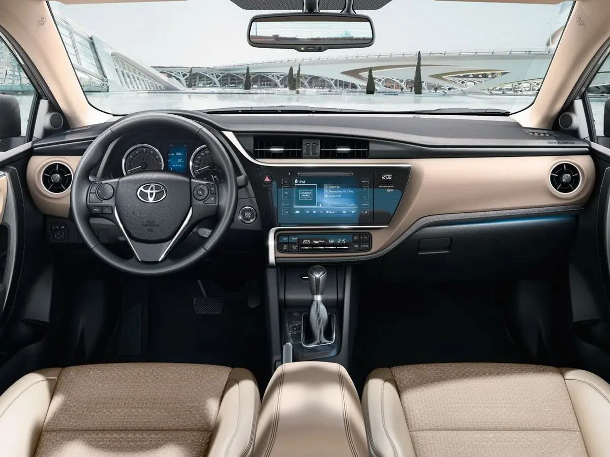 Toyota Corolla XI (E160, E170, E180) Рестайлинг 1 Седан — фото 5
