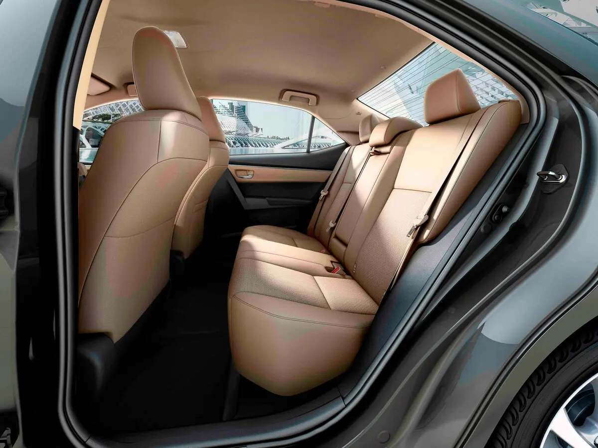 Toyota Corolla XI (E160, E170, E180) Рестайлинг 1 Седан — фото 7