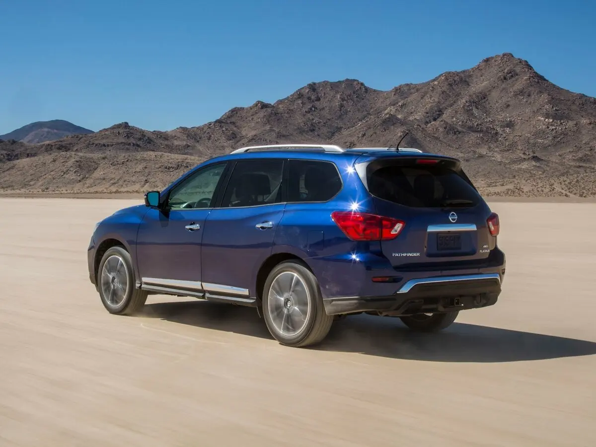 Nissan Pathfinder IV Рестайлинг Внедорожник 5 дв. — фото 5