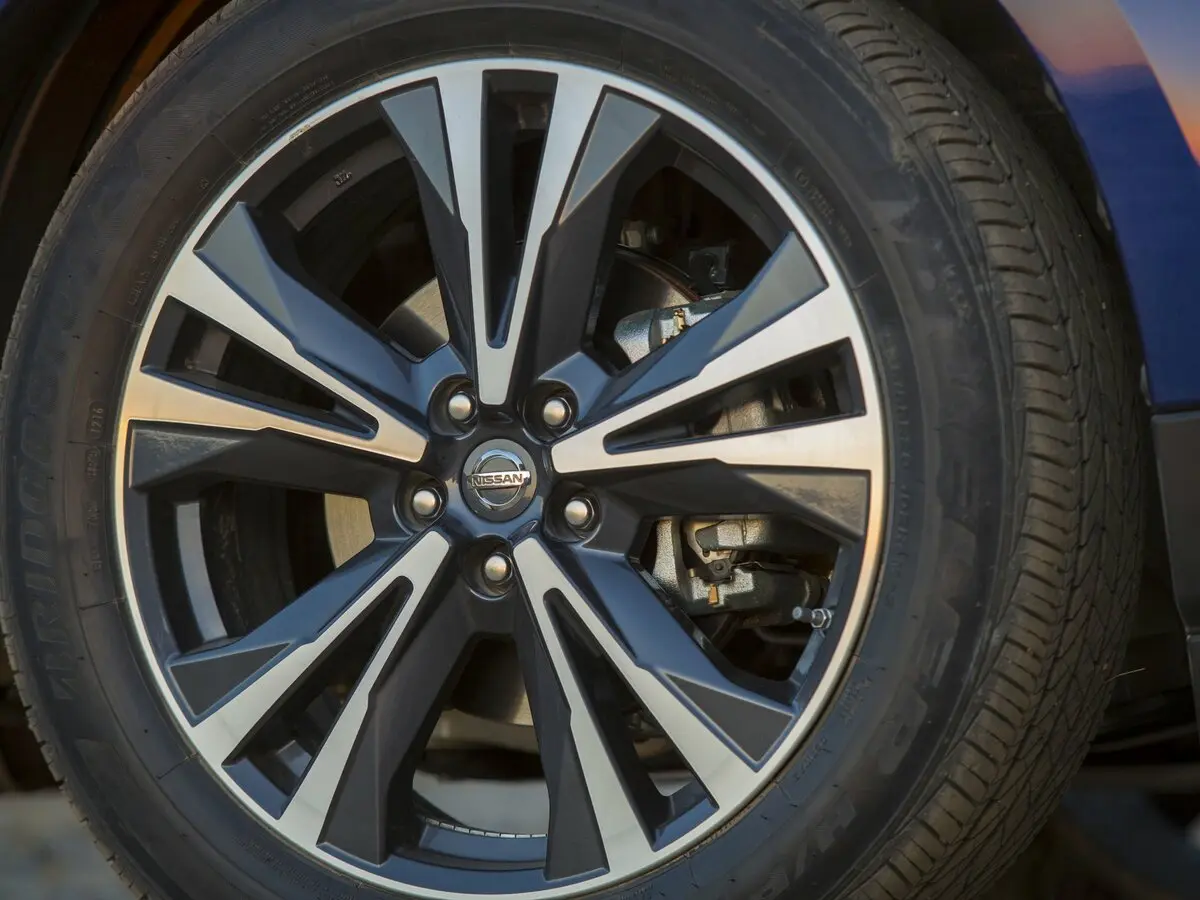 Nissan Pathfinder IV Рестайлинг Внедорожник 5 дв. — фото 14
