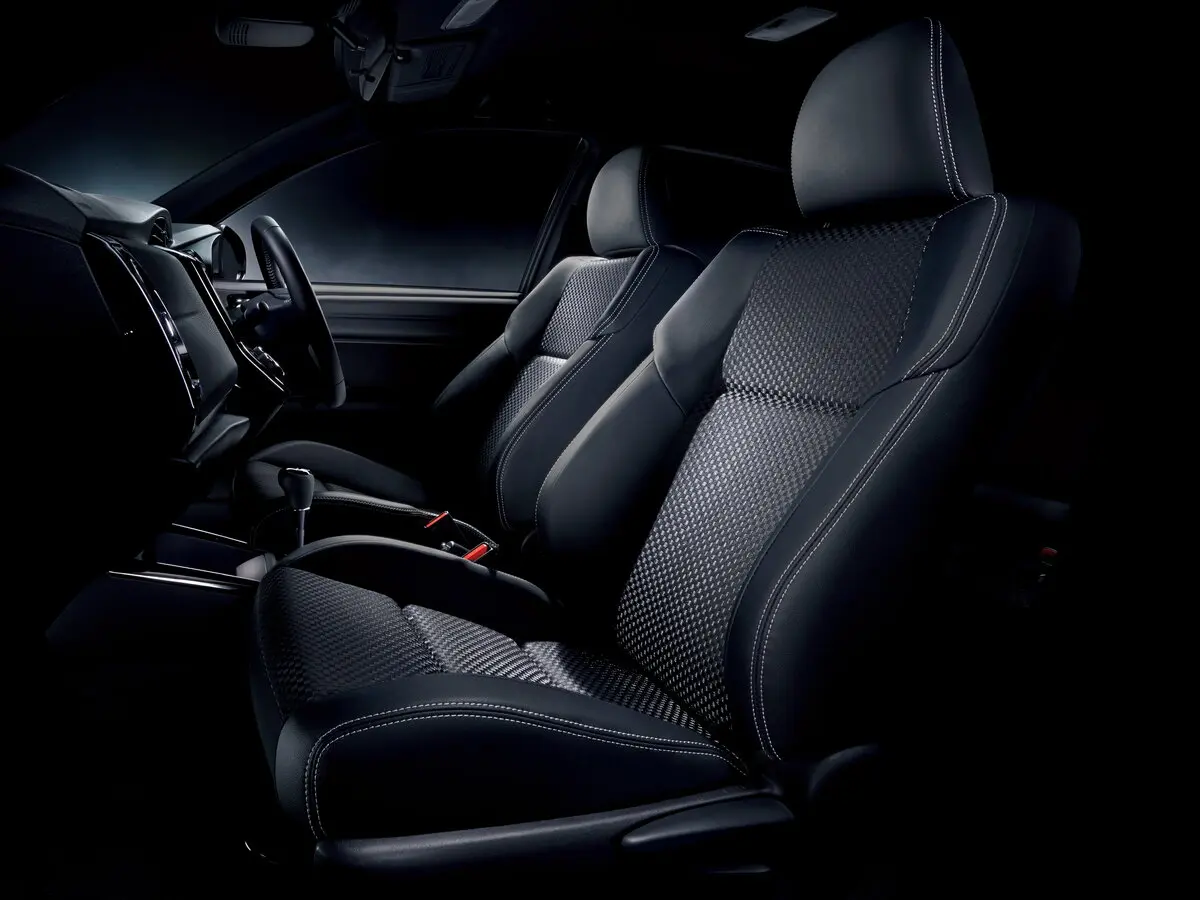 Toyota Corolla XI (E160, E170, E180) Рестайлинг 1 Седан Axio — фото 4