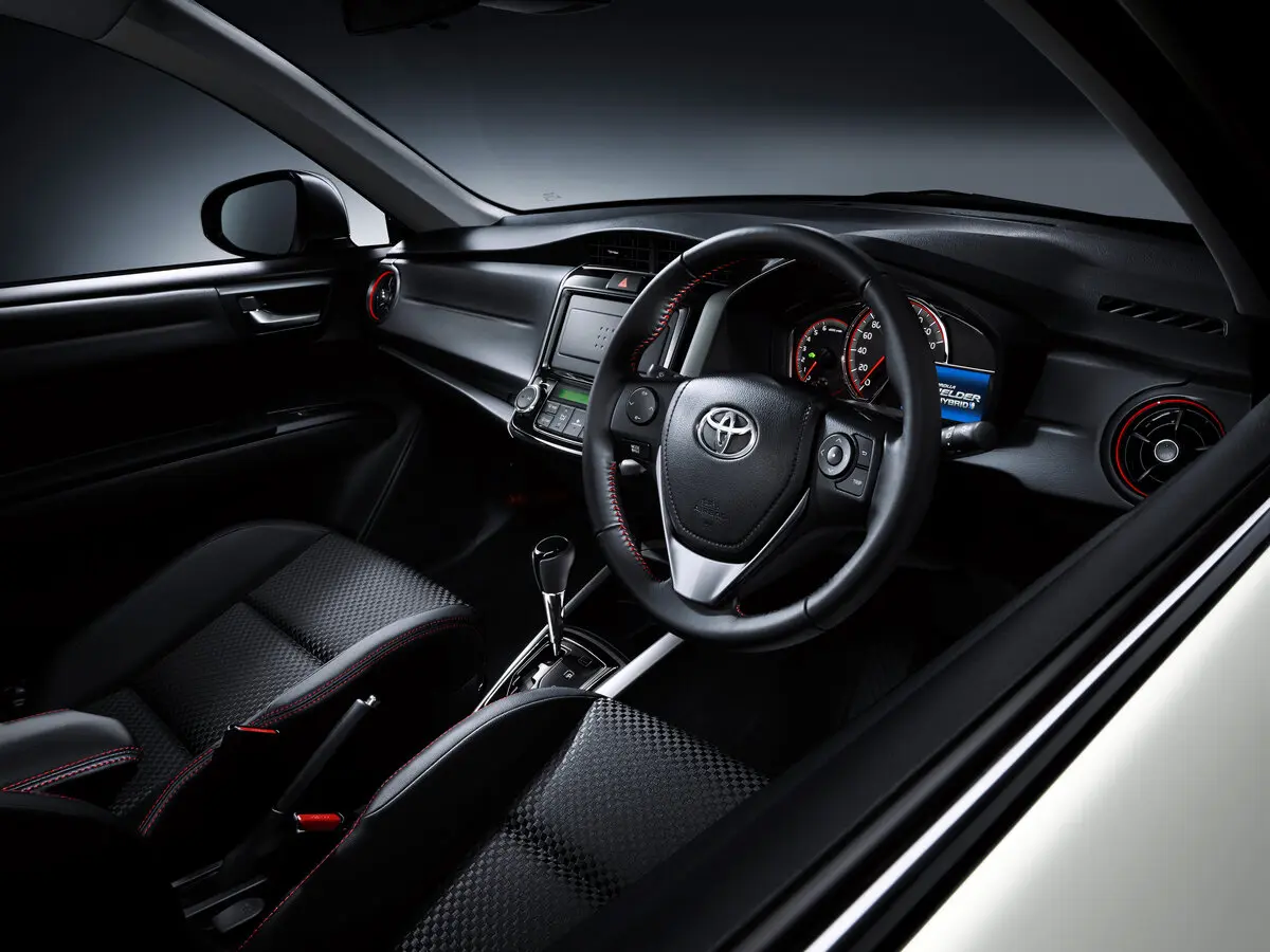 Toyota Corolla XI (E160, E170, E180) Рестайлинг 1 Универсал 5 дв. Fielder — фото 5