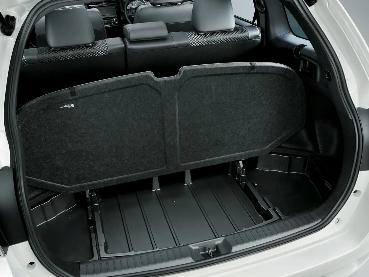 Toyota Corolla XI (E160, E170, E180) Рестайлинг 1 Универсал 5 дв. Fielder — фото 6