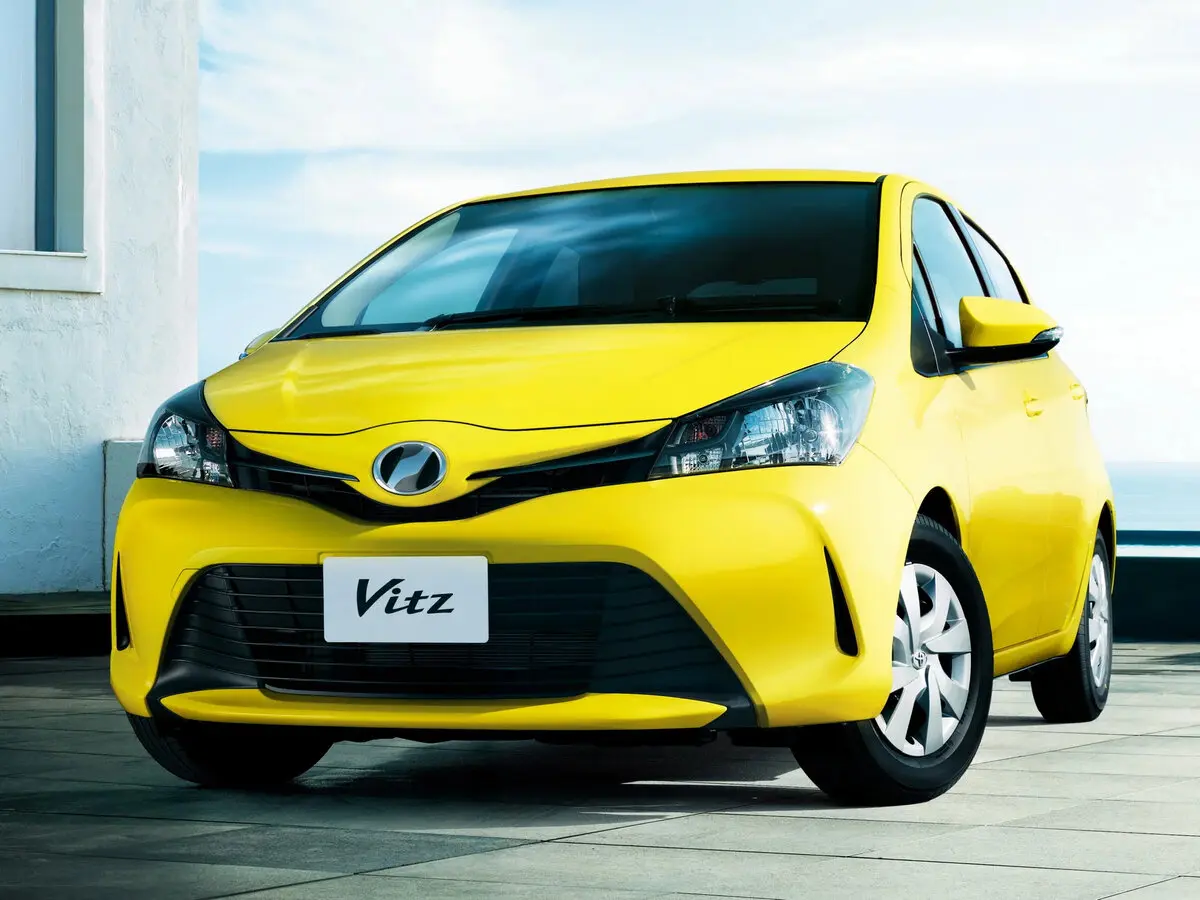 Toyota Vitz III (XP130) Рестайлинг Хэтчбек 5 дв. — сүрөт 3