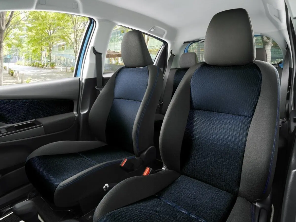 Toyota Vitz III (XP130) Рестайлинг Хэтчбек 5 дв. — сүрөт 5